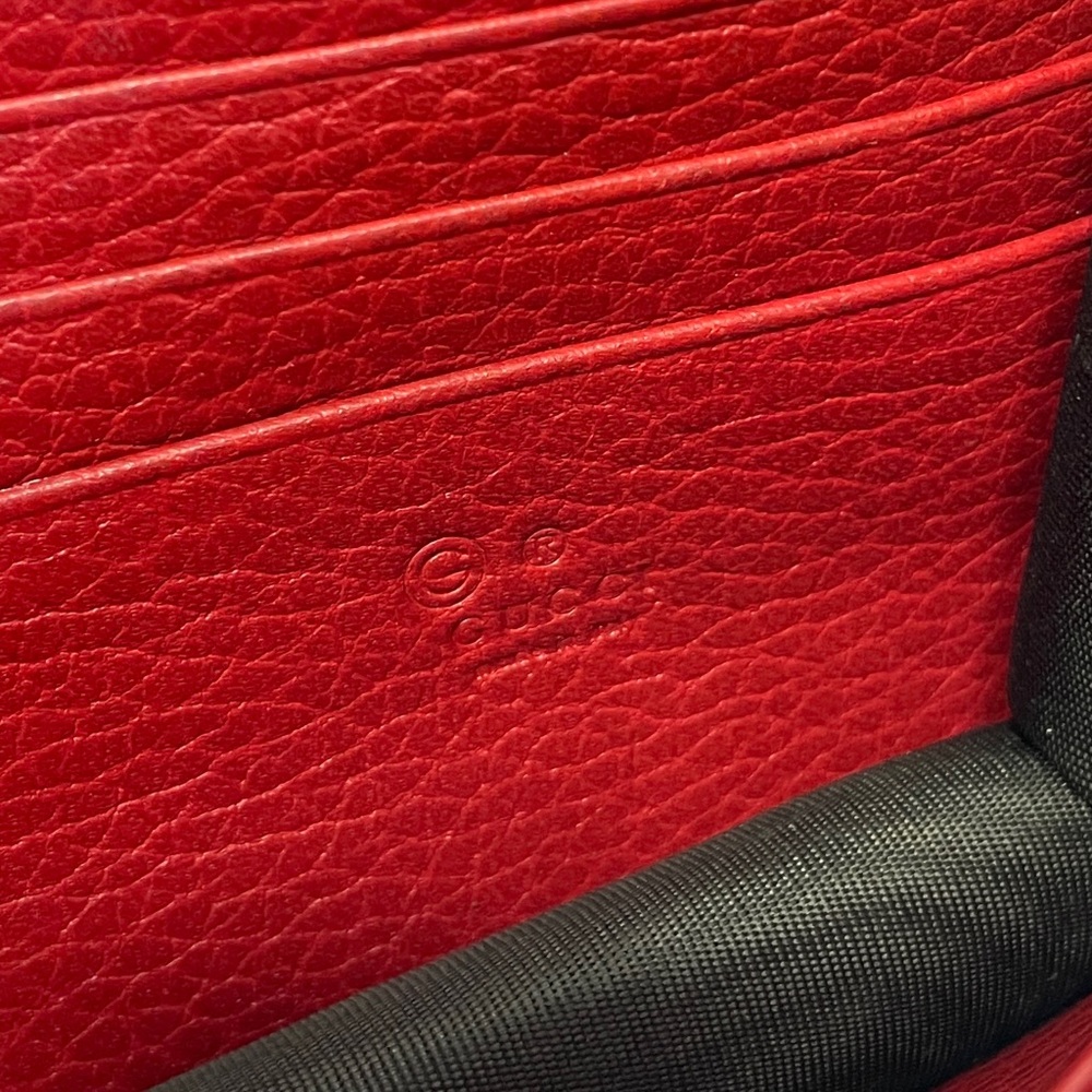 Gucci Interlocking GG Crossbody Chain Bag - Picture 7 of 9
